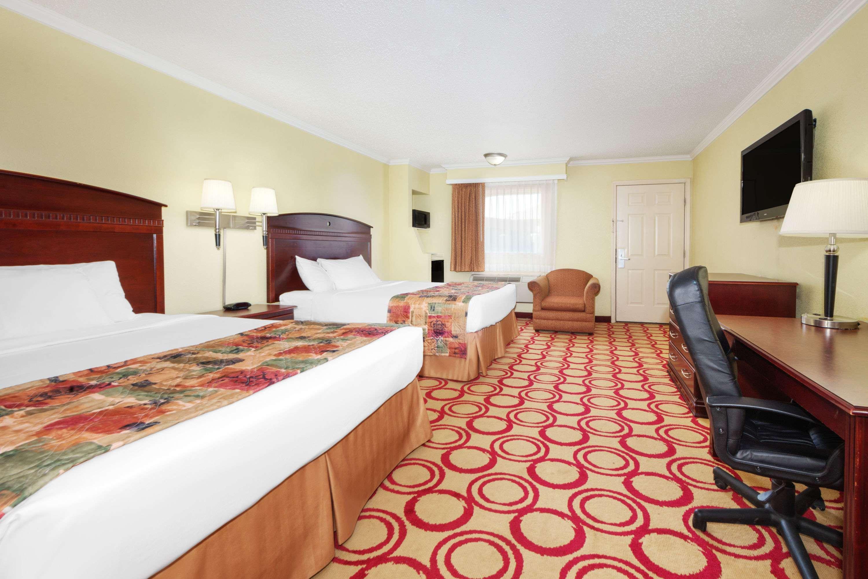 Days Inn By Wyndham Plainview Eksteriør bilde